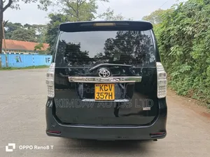 Toyota Noah 2012 Black