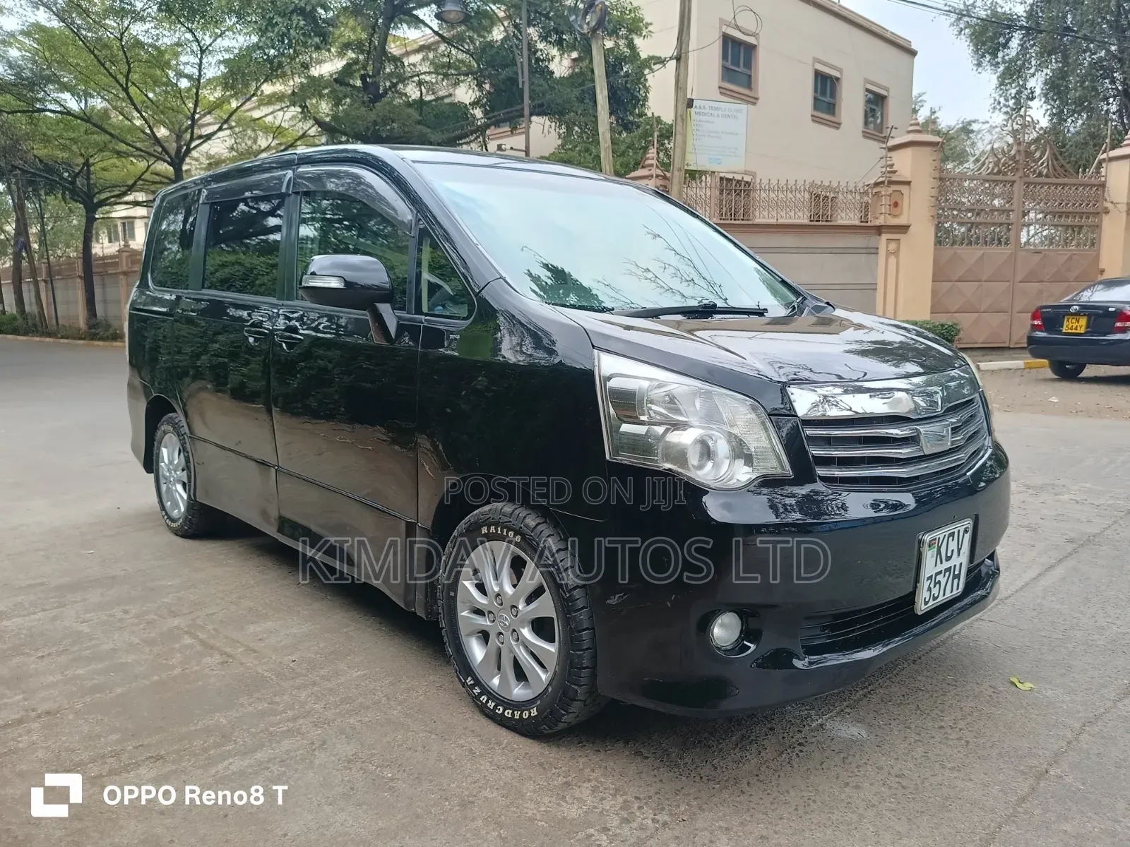 Toyota Noah 2012 Black