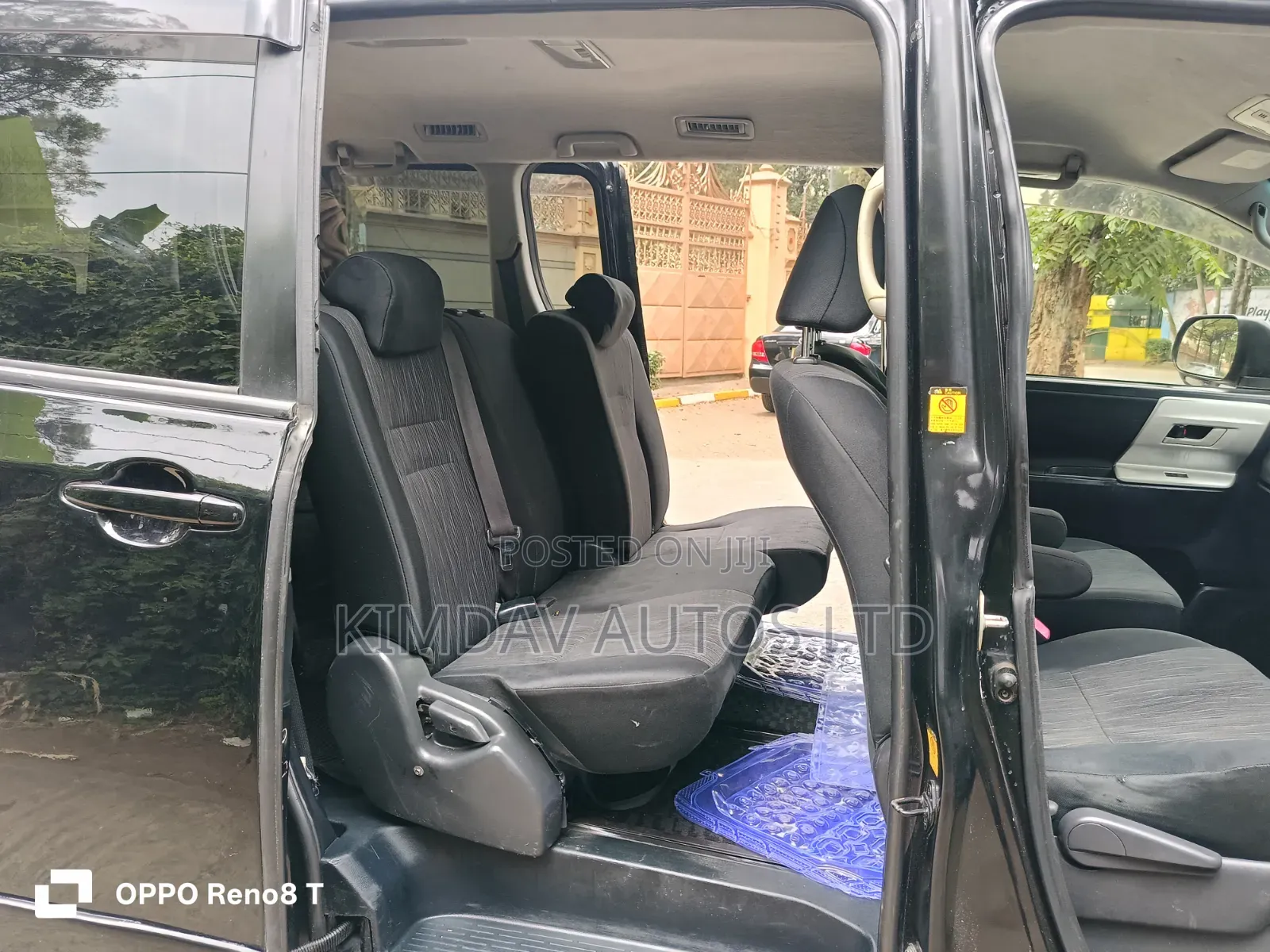Toyota Noah 2012 Black