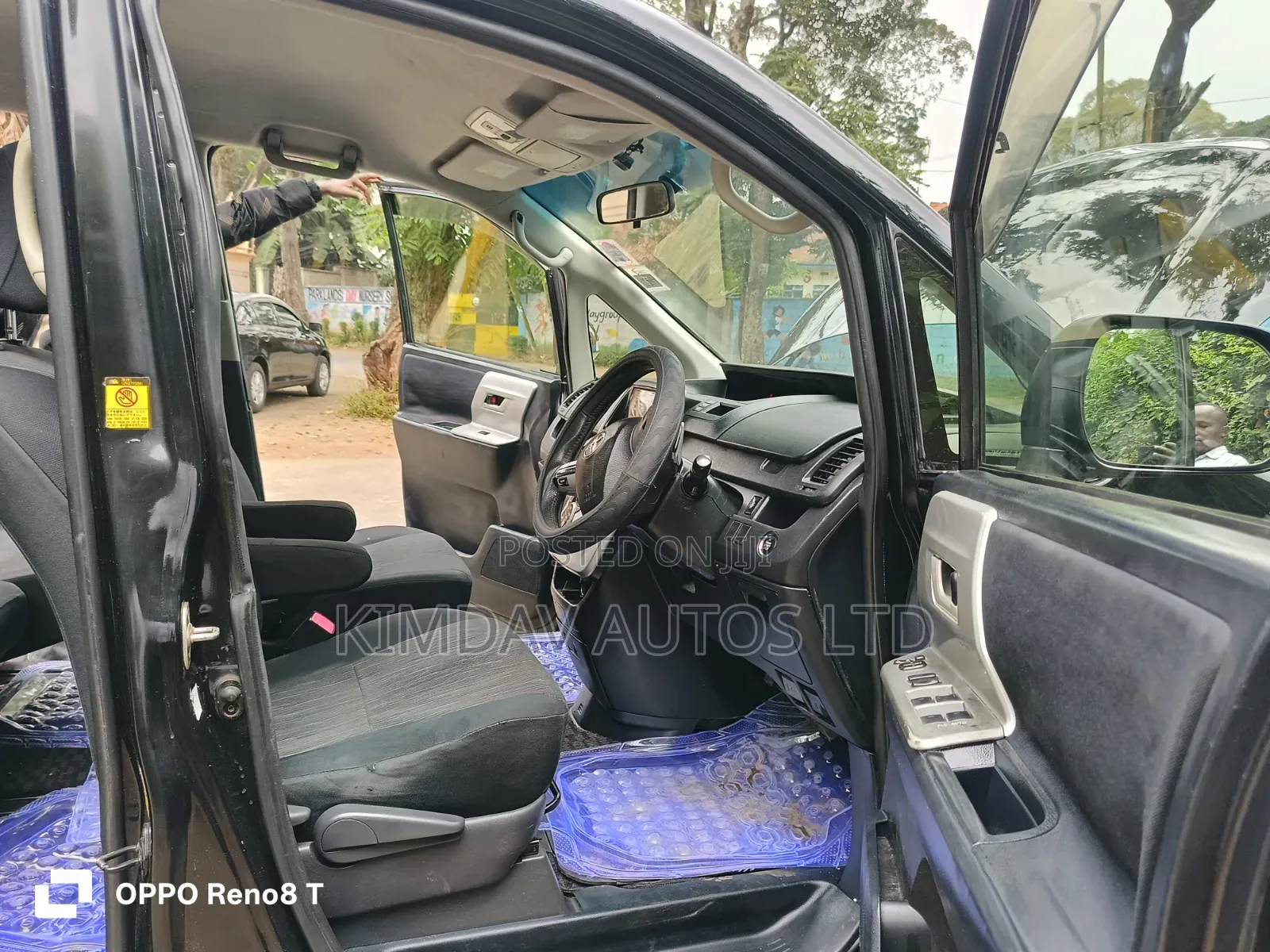 Toyota Noah 2012 Black