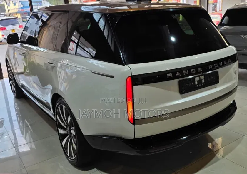 Land Rover Range Rover Vogue 2024 Gold
