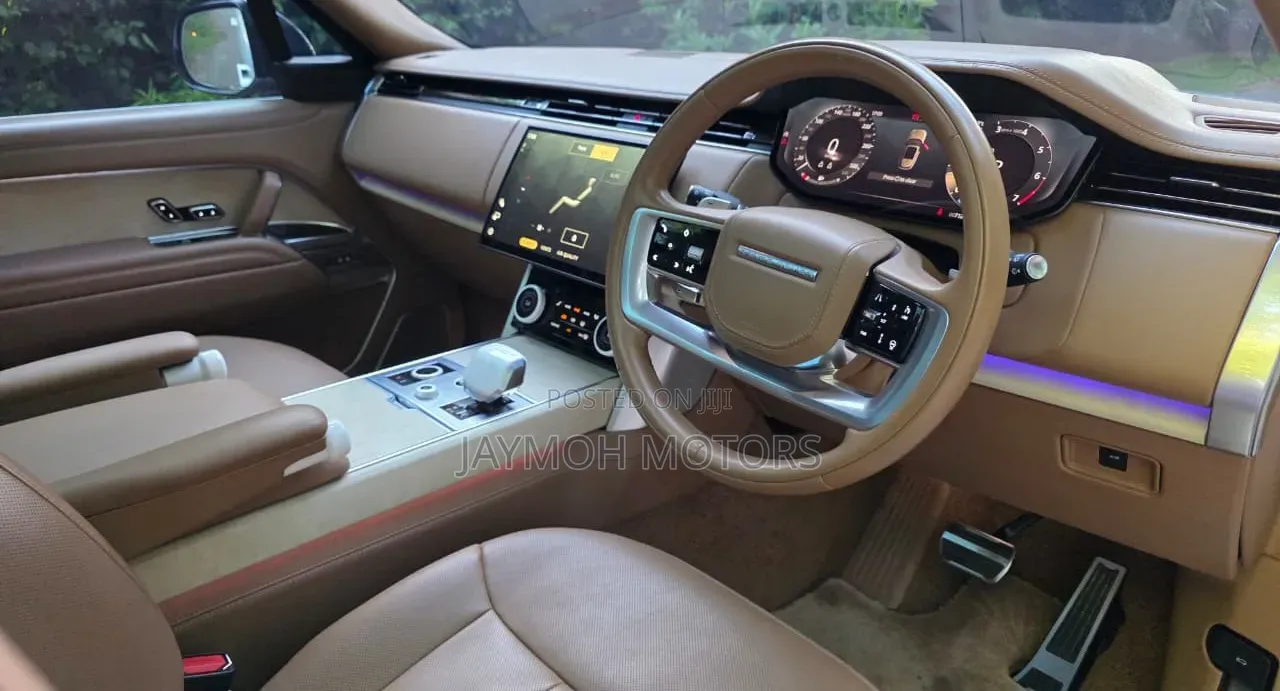 Land Rover Range Rover Vogue 2024 Gold