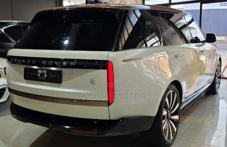 Land Rover Range Rover Vogue 2024 Gold