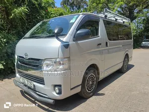 Toyota HiAce 2017 Silver