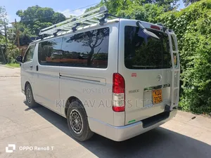 Toyota HiAce 2017 Silver