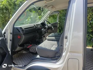 Toyota HiAce 2017 Silver