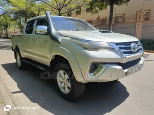 Toyota Hilux 2009 Silver