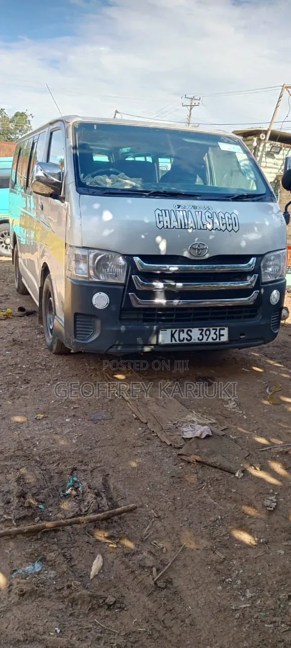 Toyota HiAce 2011 Silver