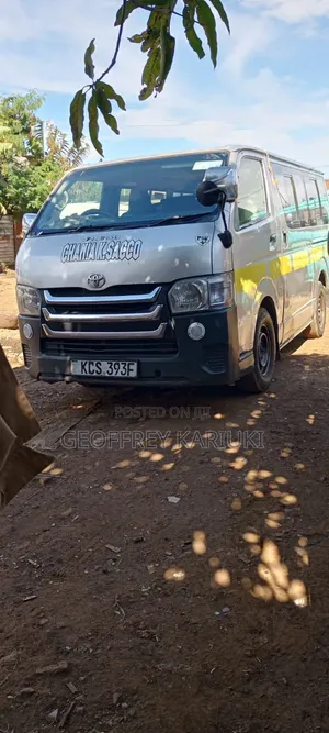 Toyota HiAce 2011 Silver
