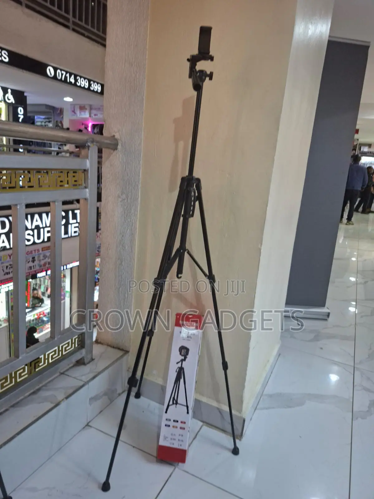 3366 Portable Aluminum Tripod Stand for Live Streaming