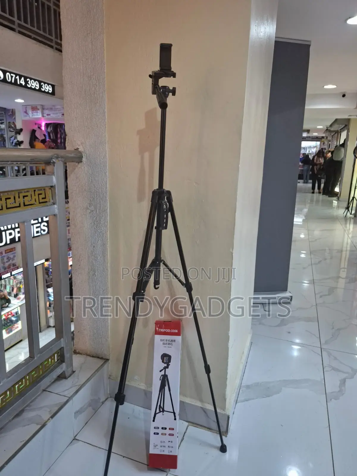 3366 Multi Use Tripod for DSLR Camera and Smartphone