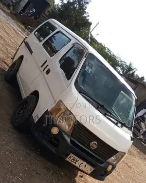 Nissan Caravan (Urvan) 2018 White