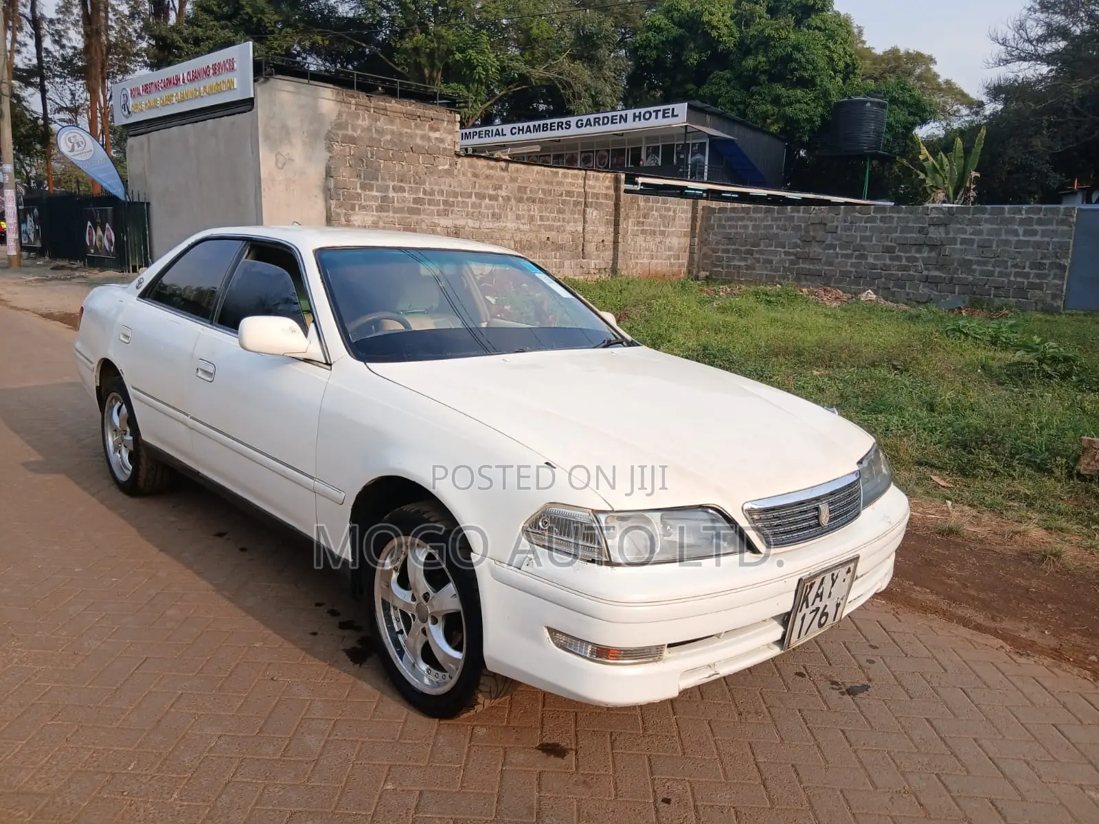 Toyota Mark II 2000 White
