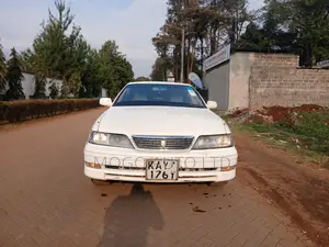 Toyota Mark II 2000 White