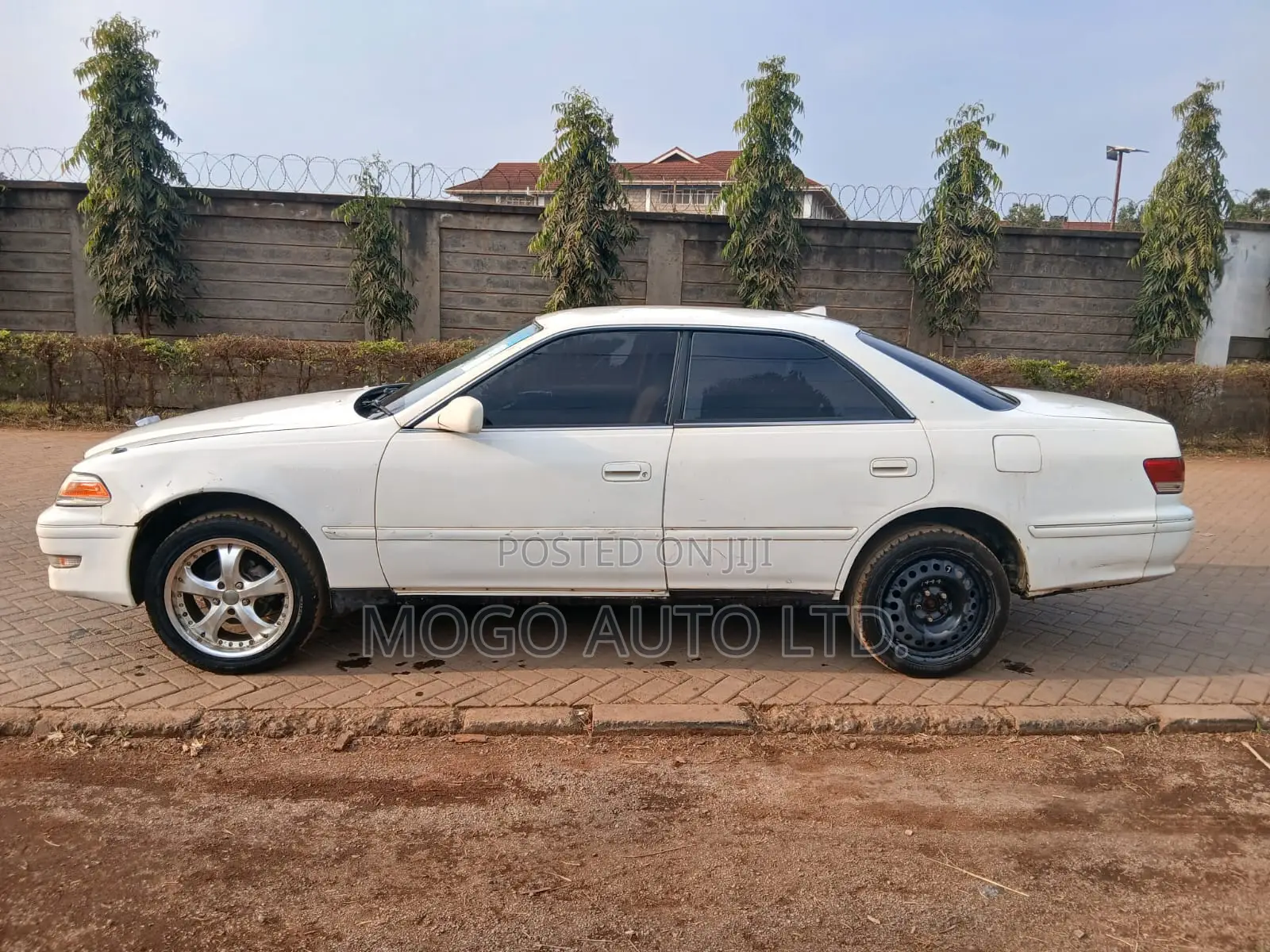 Toyota Mark II 2000 White