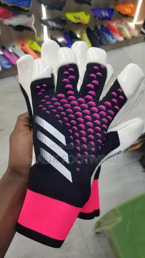 Predator Goalkeeper Gloves