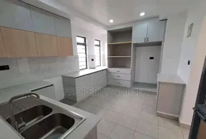 3bdrm Maisonette in Gateway Mall Area for rent