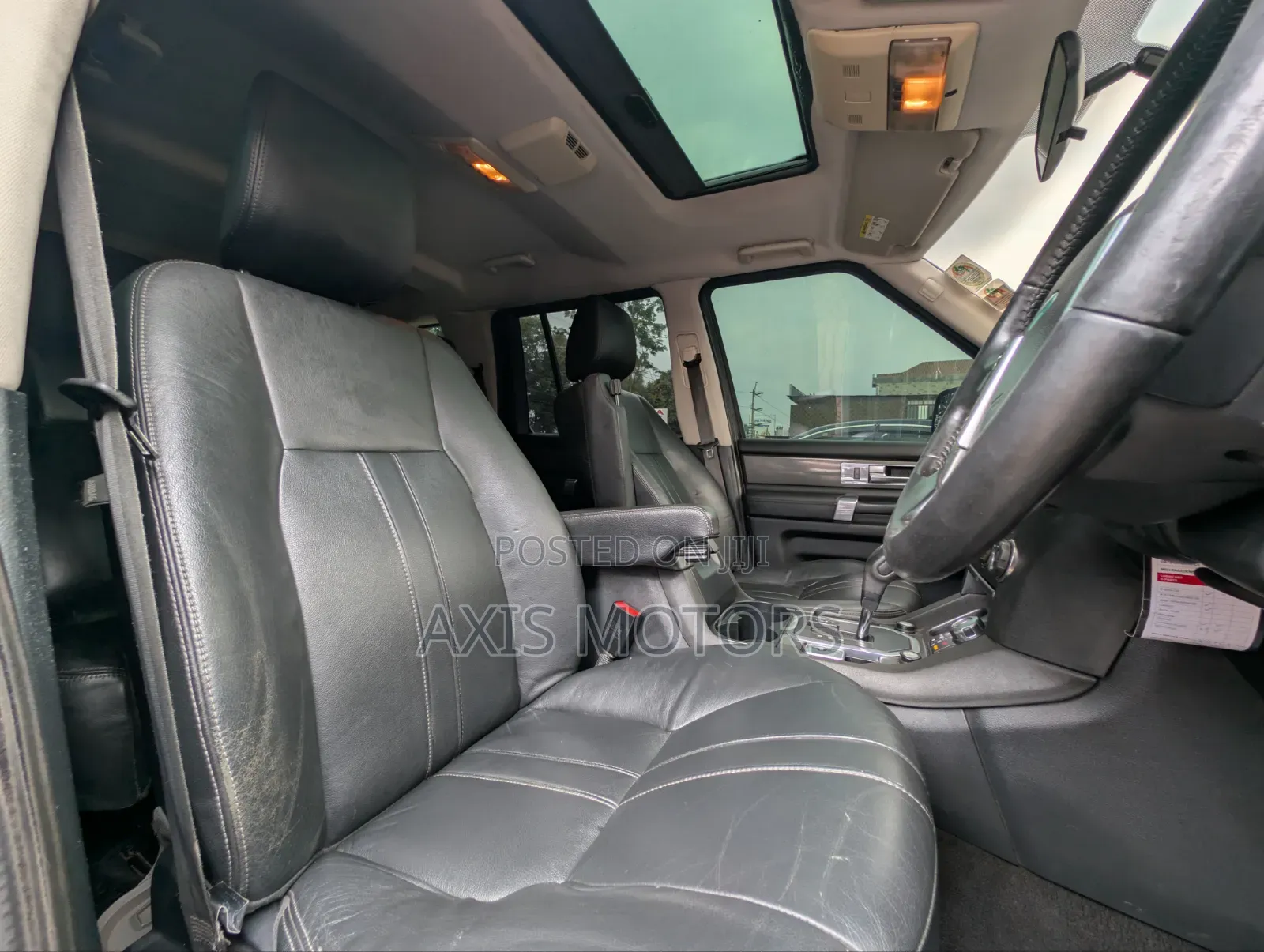 Land Rover Discovery 2011 Gray
