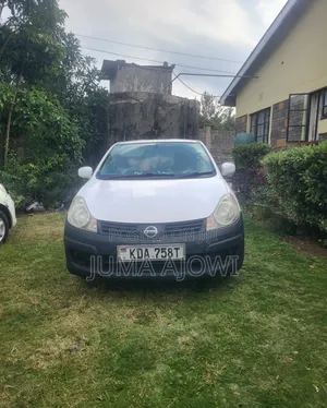 Nissan Advan 2013 White