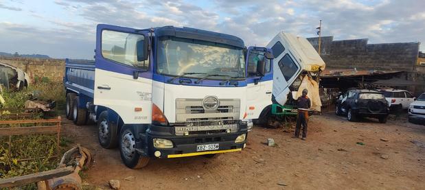 Hino Double Steering Dump Truck - thumbnail 2