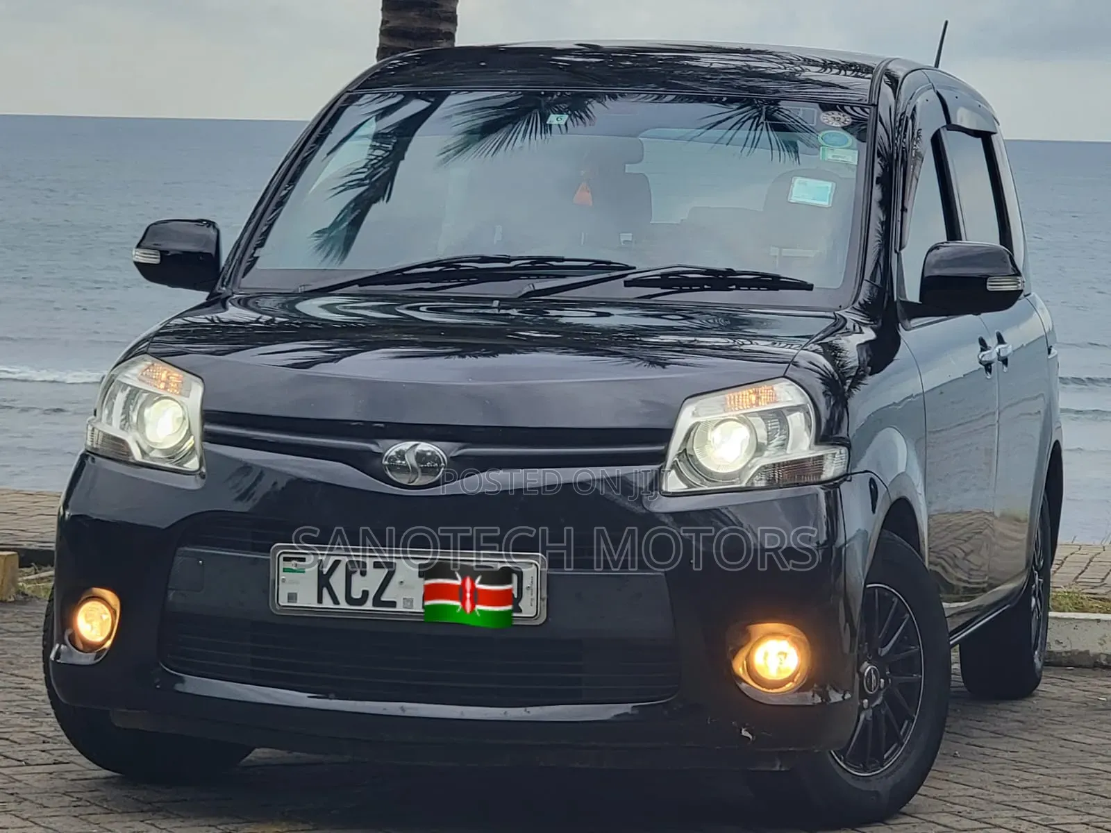 Toyota Sienta 2013 Black