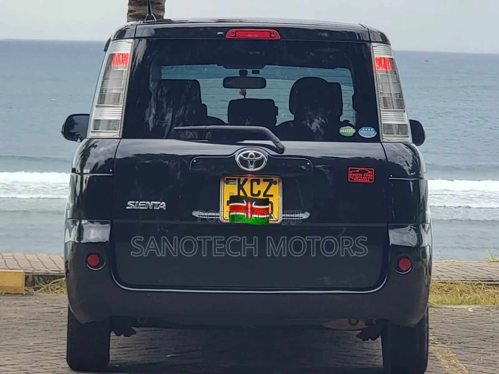 Toyota Sienta 2013 Black