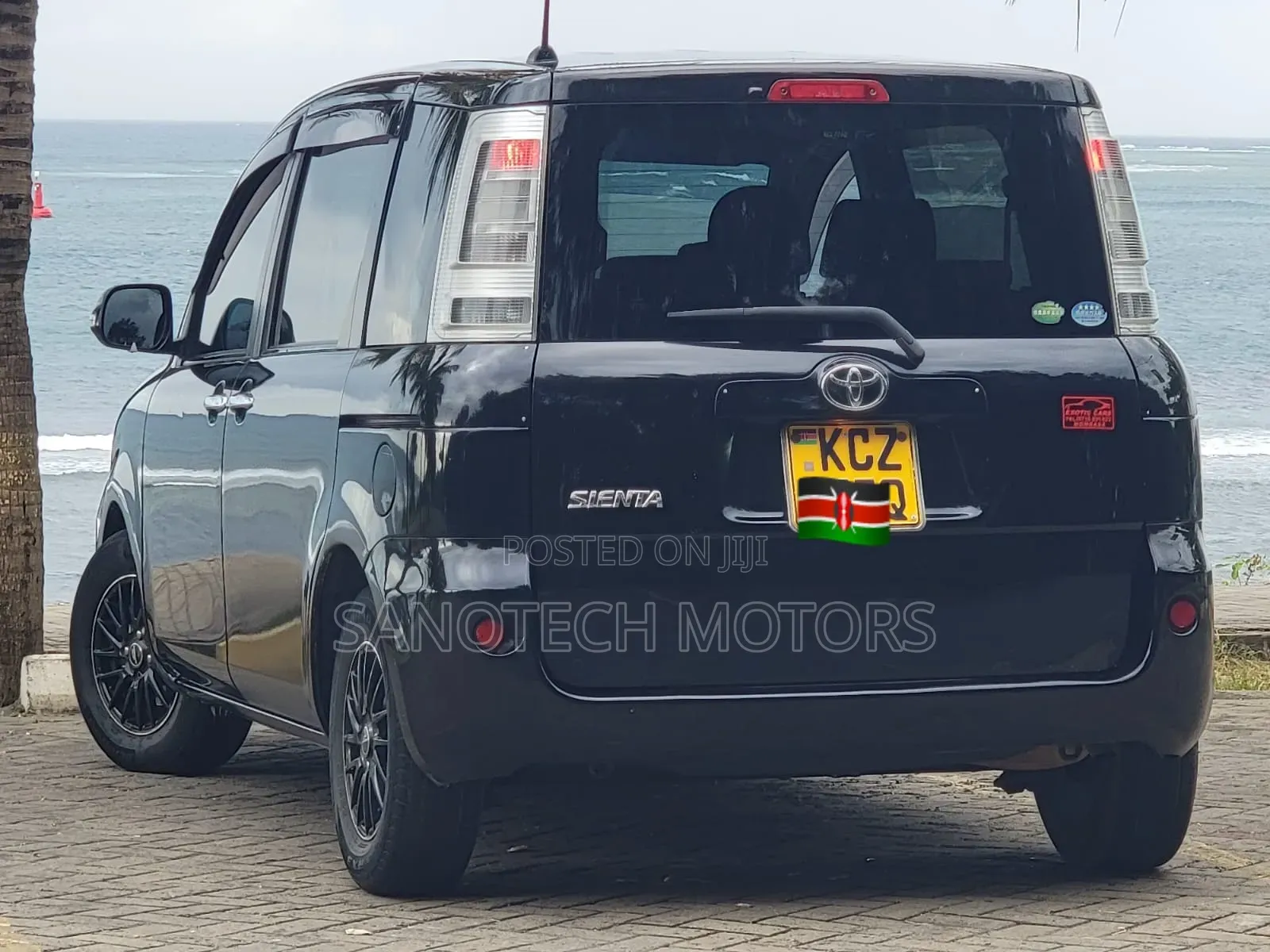 Toyota Sienta 2013 Black