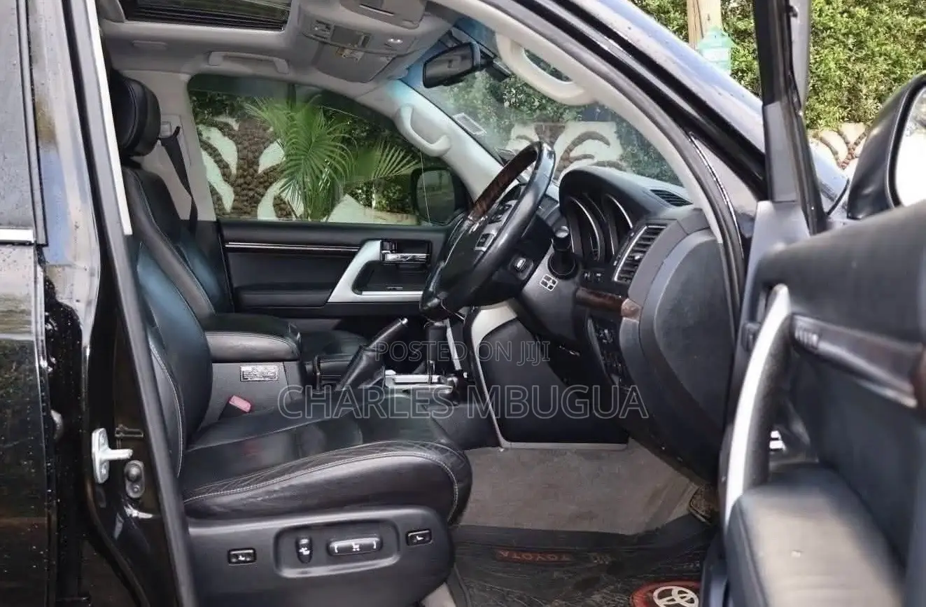 Toyota Land Cruiser 4.6 V8 GX 2014 Black