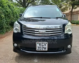 Toyota Noah 2012 Black