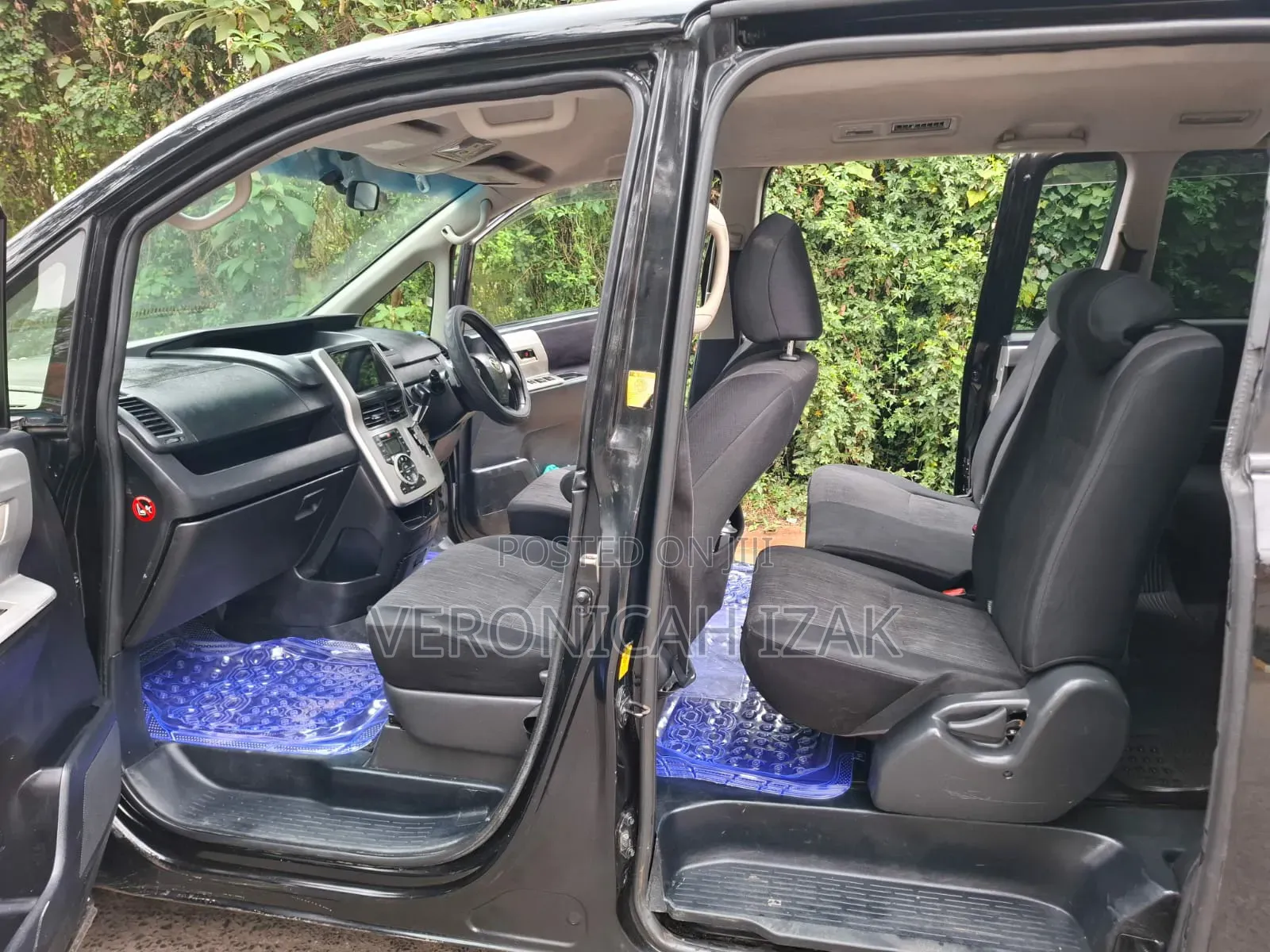 Toyota Noah 2012 Black