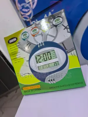 Kadio 3885n Battery Powered LCD Calendar Clock