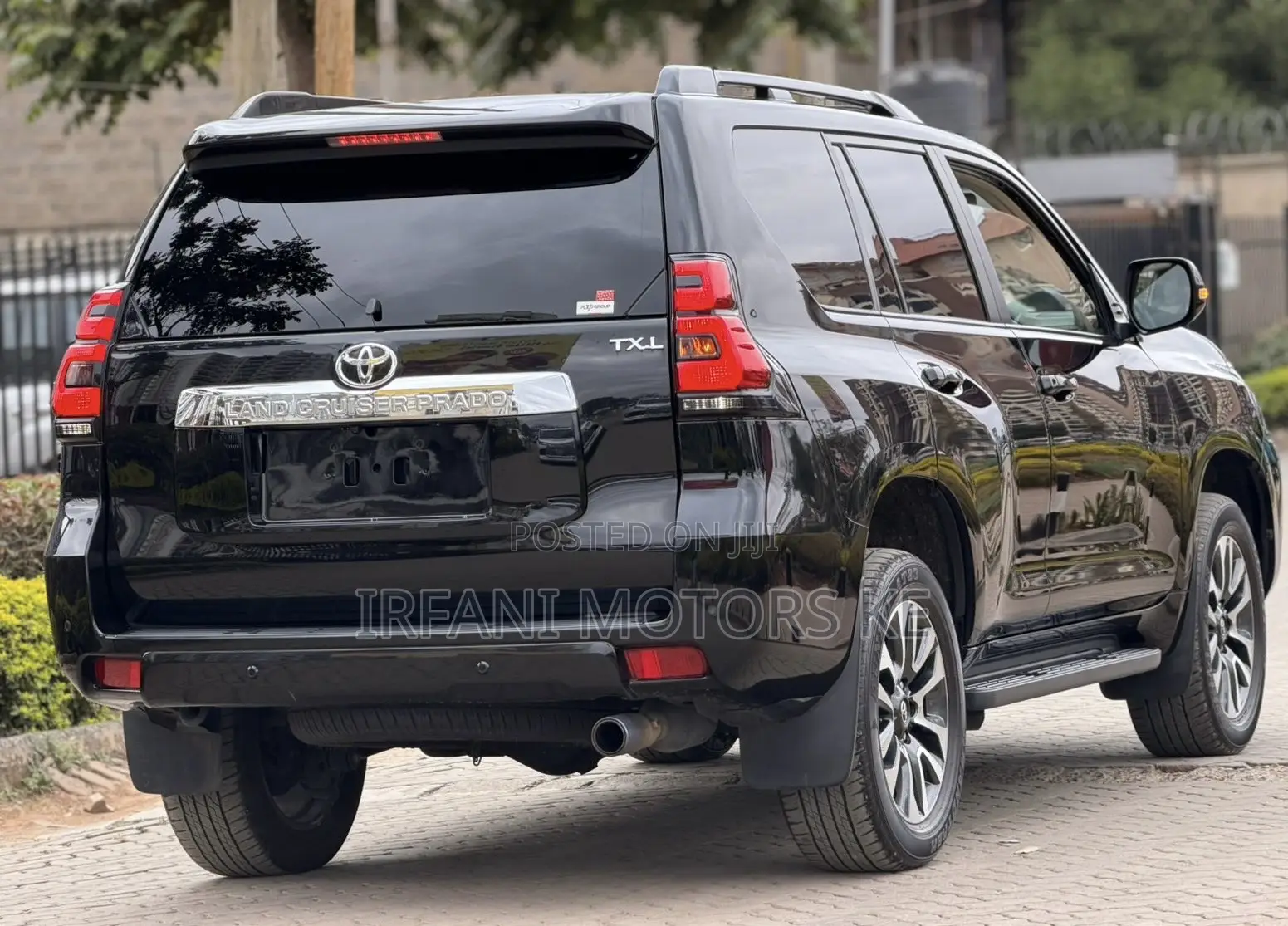 Toyota Land Cruiser Prado 2.7 2022 Black