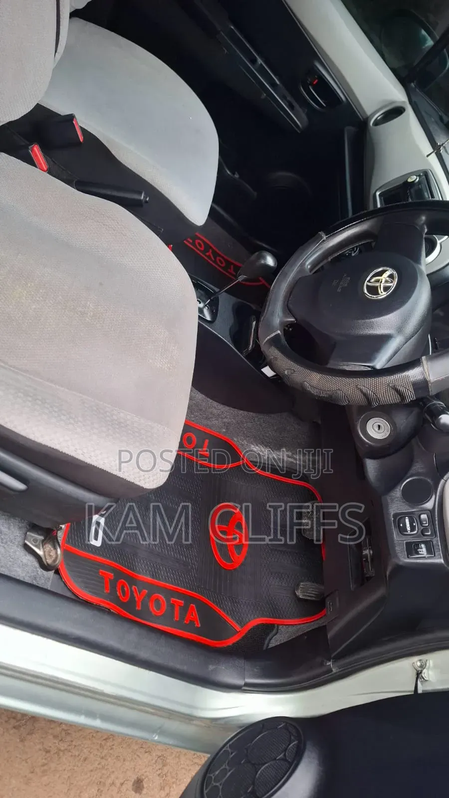 Toyota Vitz 2012 Green