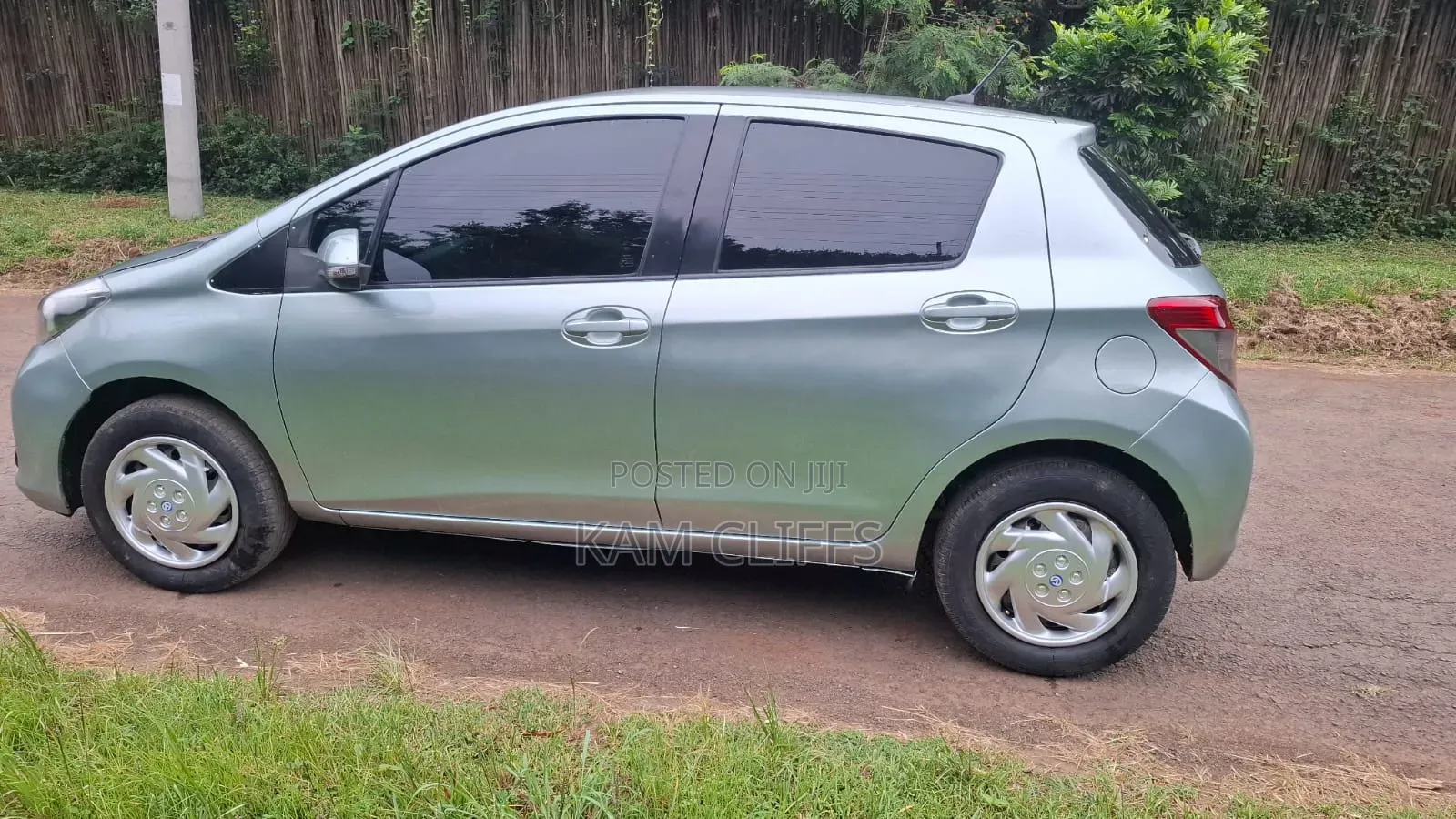 Toyota Vitz 2012 Green