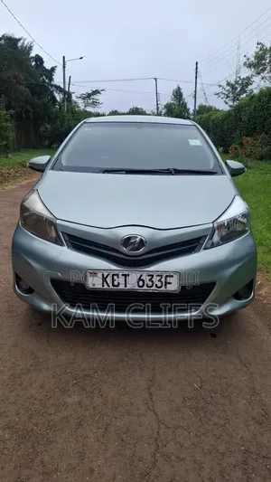 Toyota Vitz 2012 Green