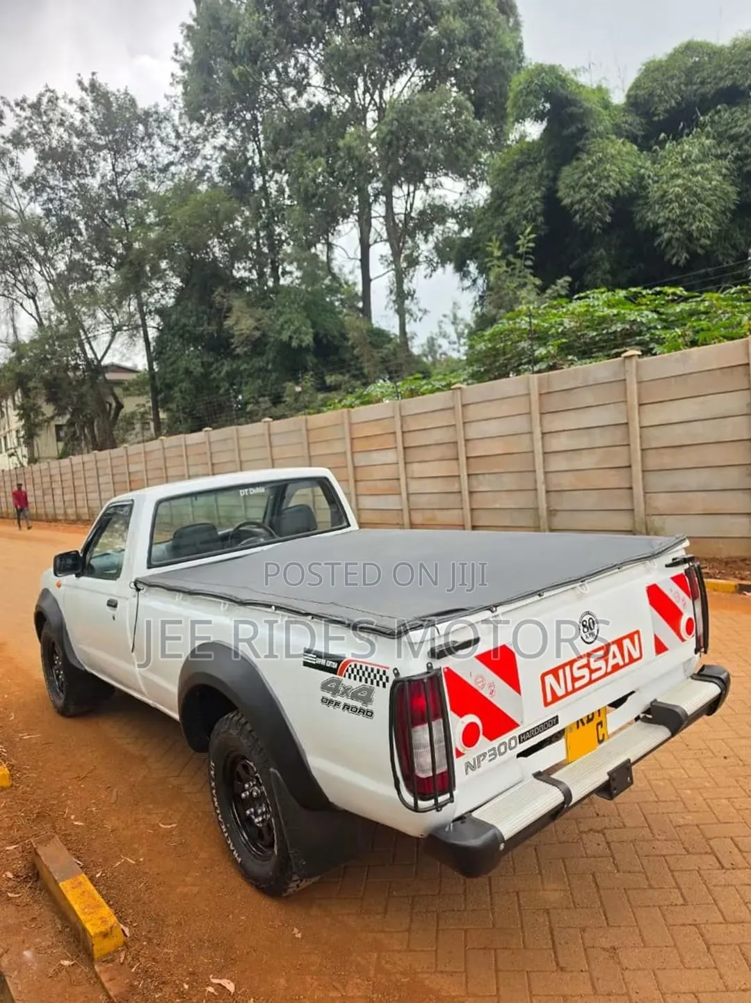 Nissan Hardbody 2009 White