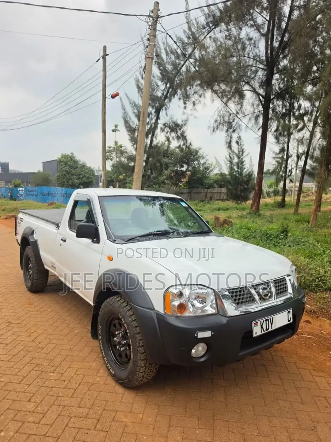 Nissan Hardbody 2009 White