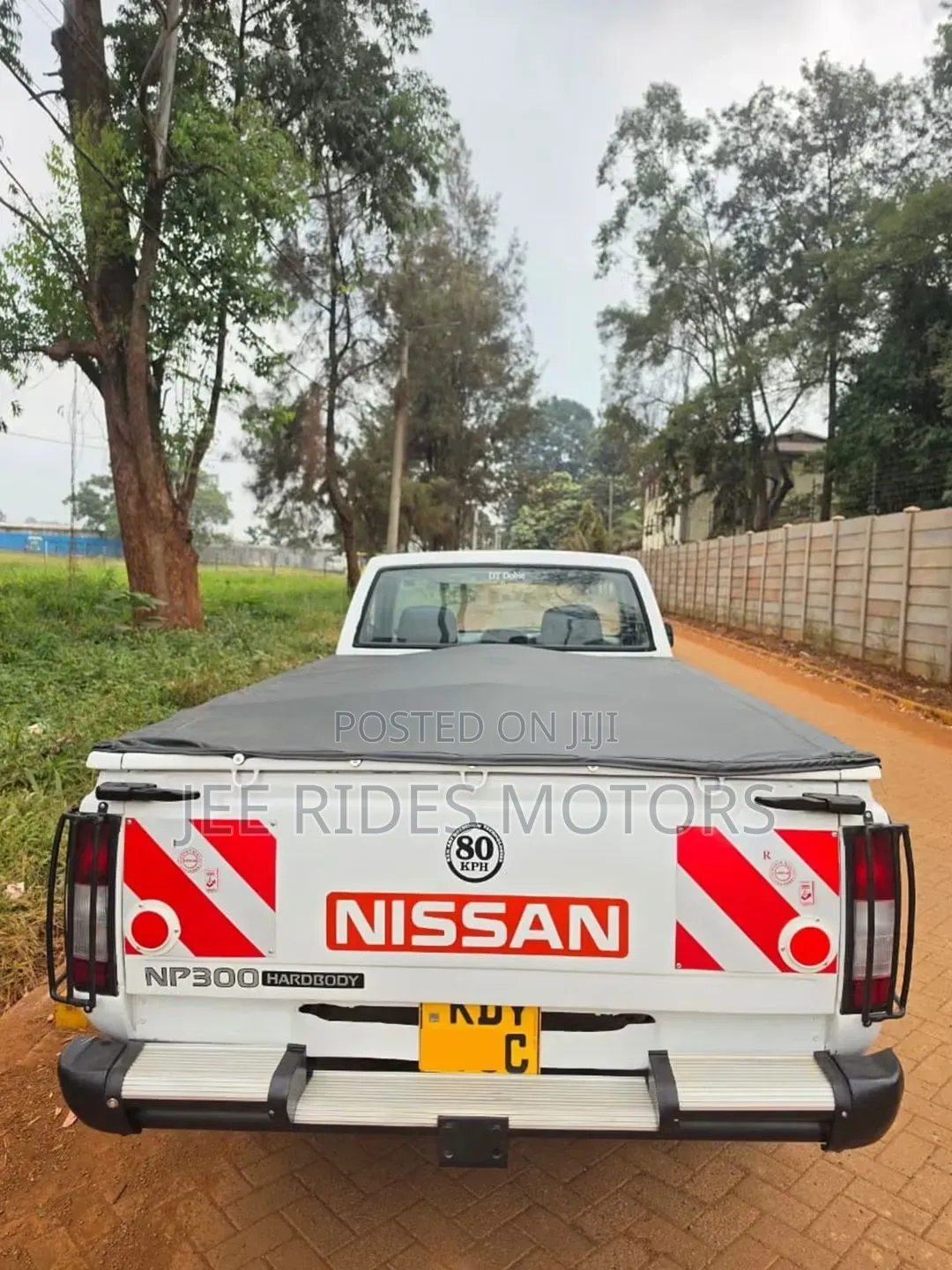 Nissan Hardbody 2009 White