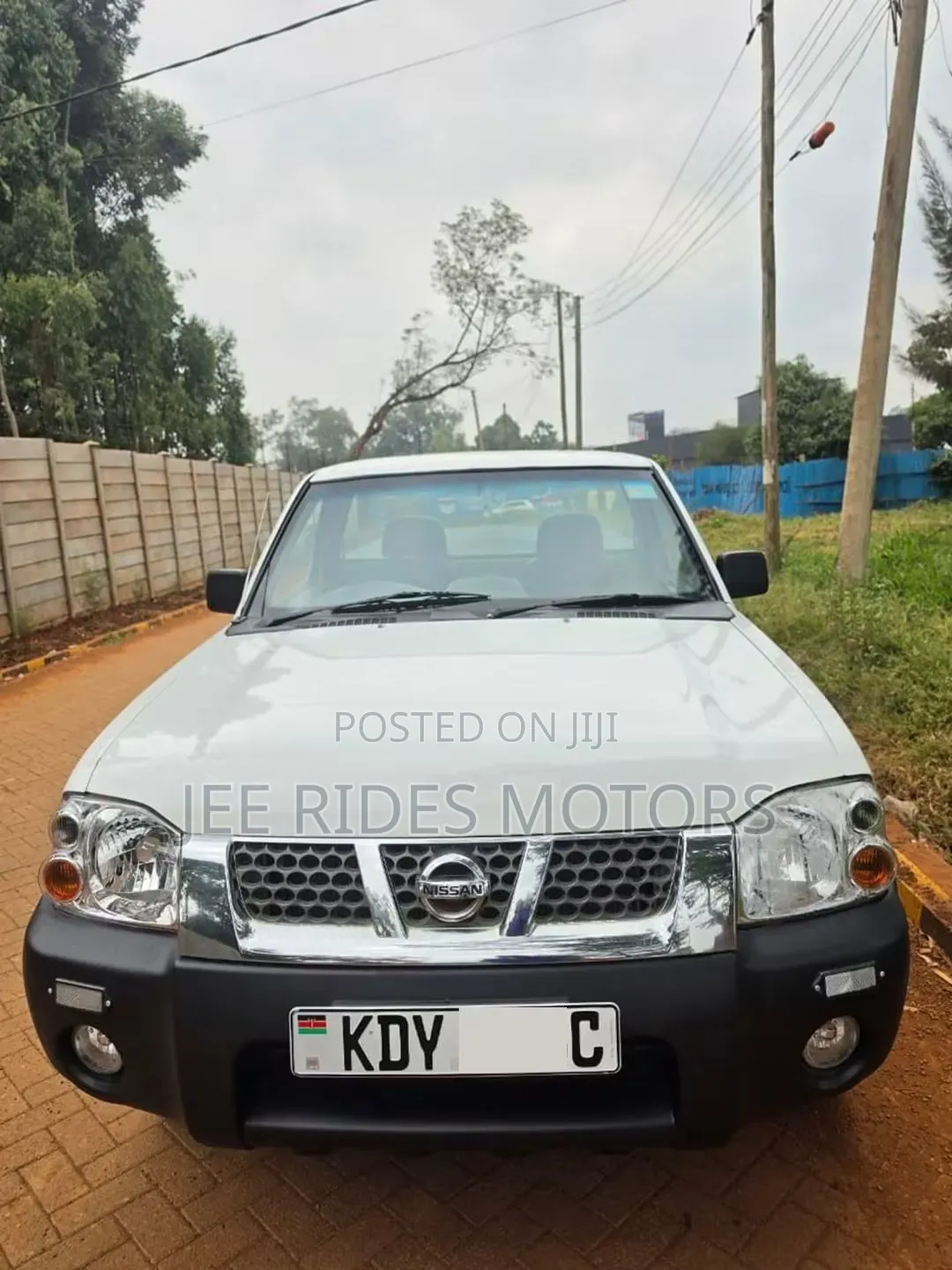 Nissan Hardbody 2009 White