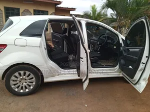 Mercedes-Benz B-Class 2010 White