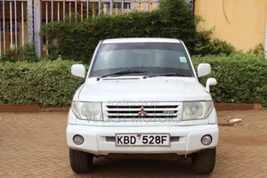 Mitsubishi Pajero IO 2001 White