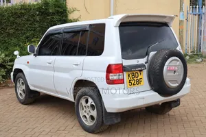 Mitsubishi Pajero IO 2001 White