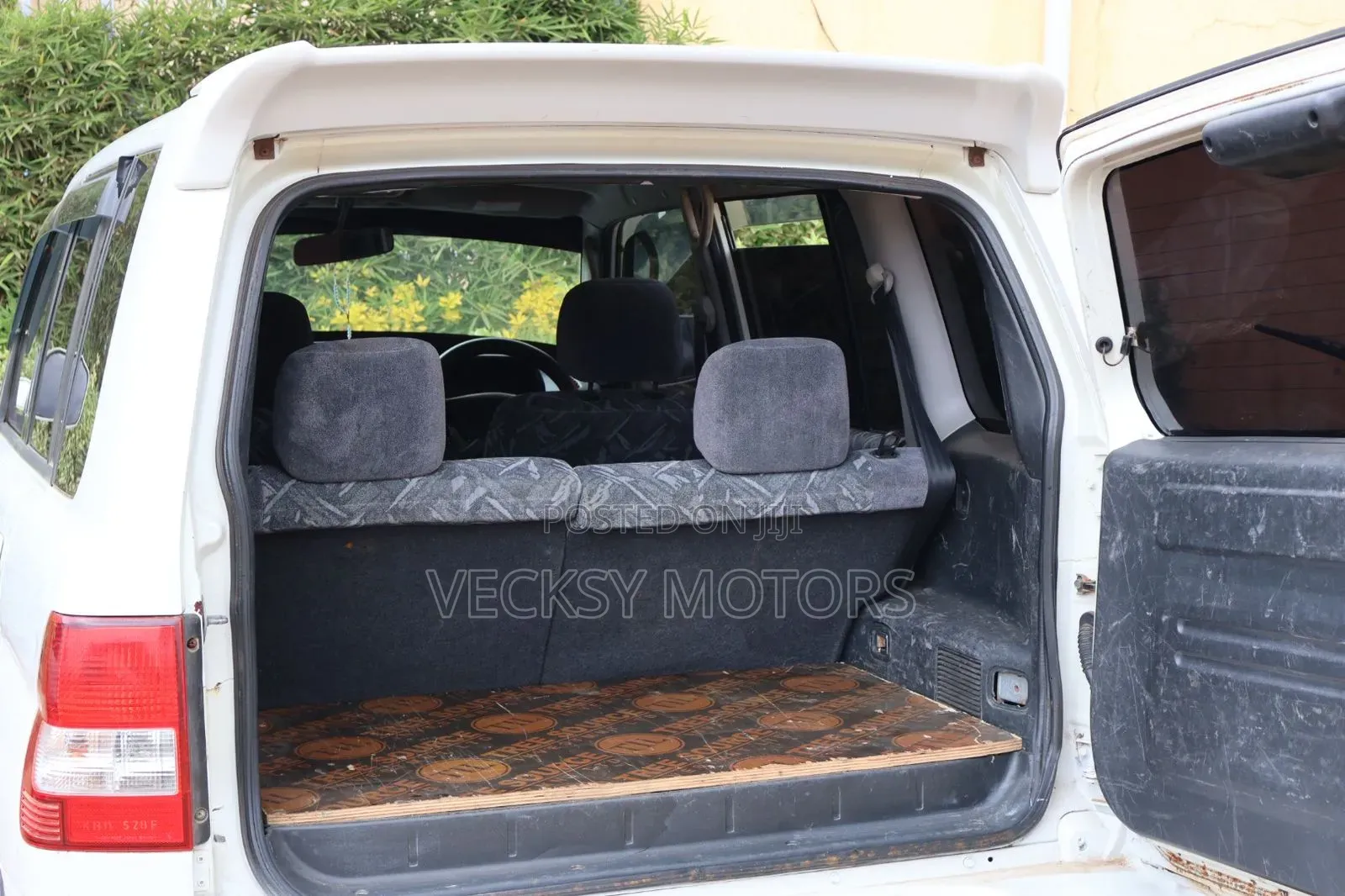 Mitsubishi Pajero IO 2001 White