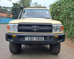 Toyota Land Cruiser 2006 Gold