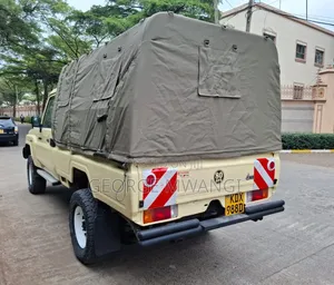 Toyota Land Cruiser 2006 Gold