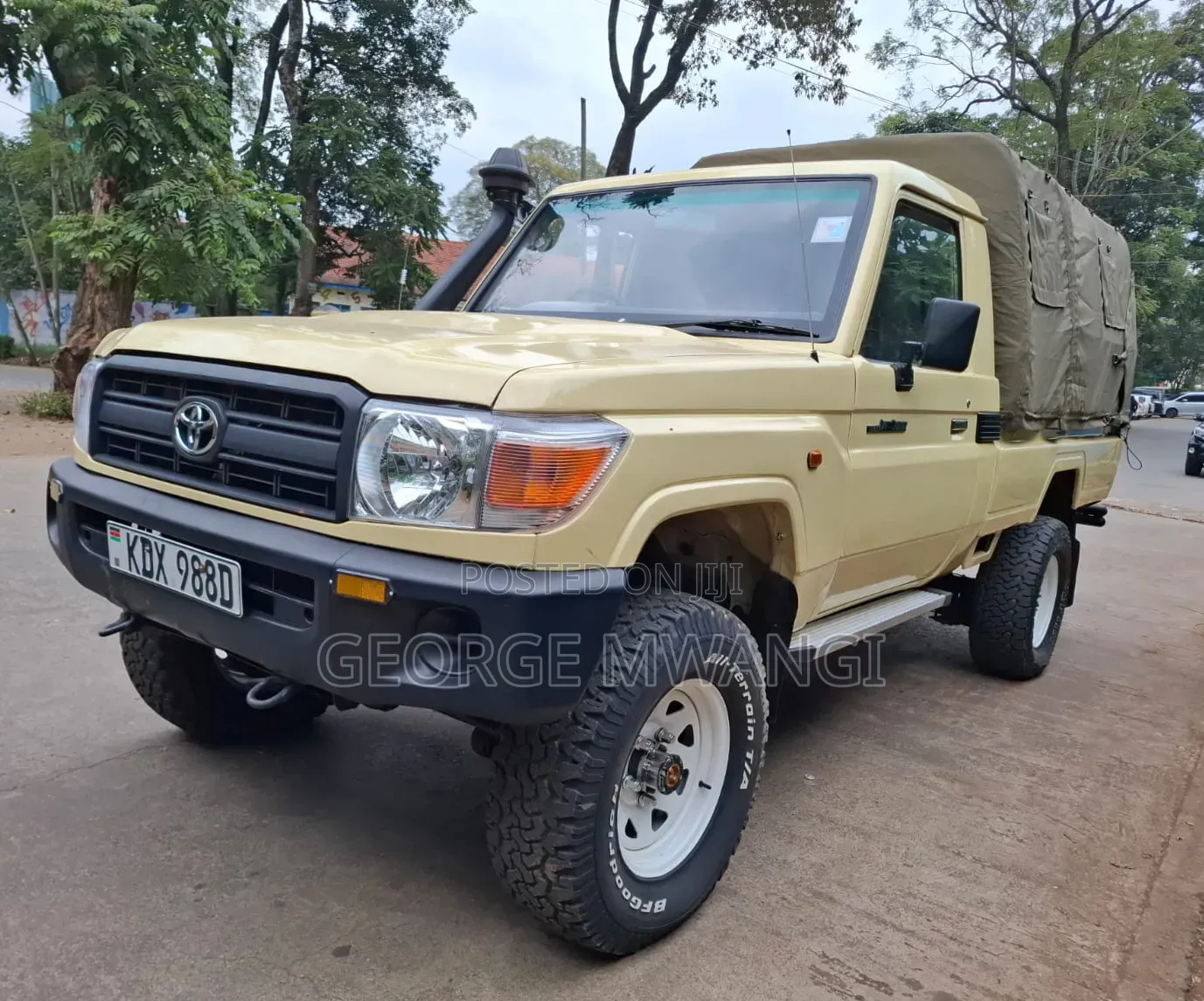 Toyota Land Cruiser 2006 Gold