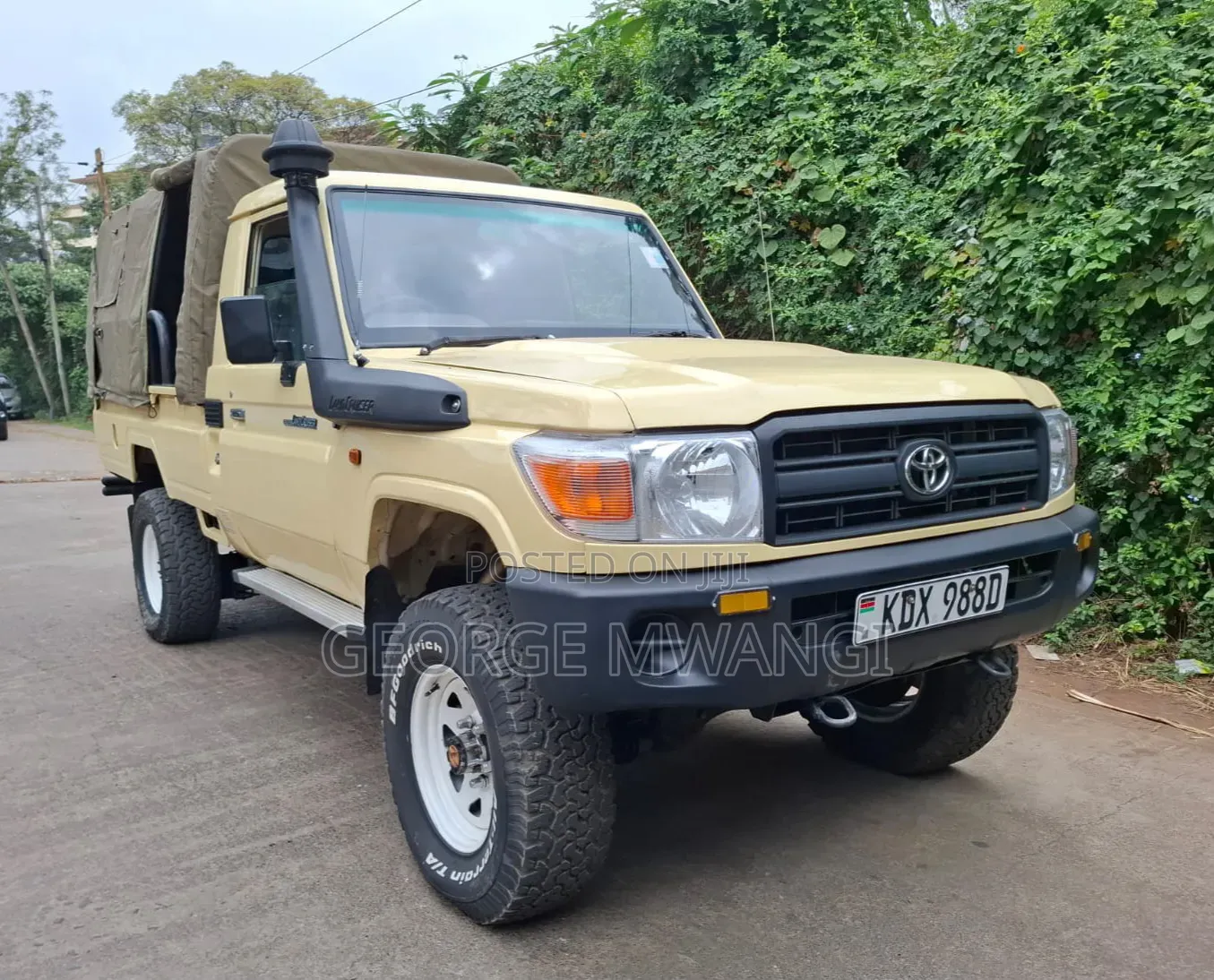 Toyota Land Cruiser 2006 Gold