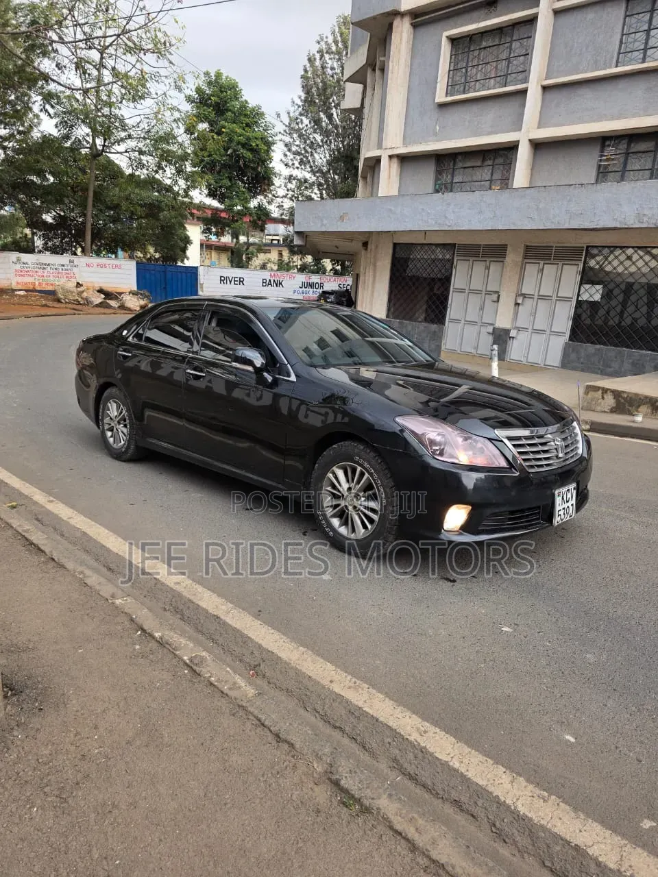 Toyota Crown 2012 Black