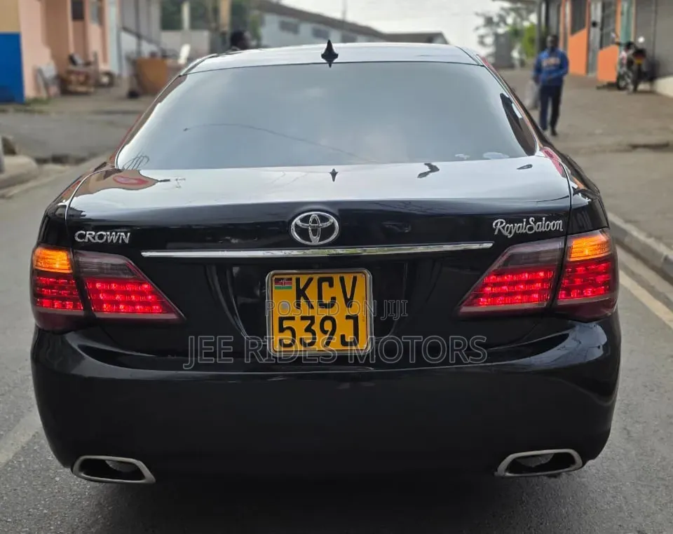 Toyota Crown 2012 Black