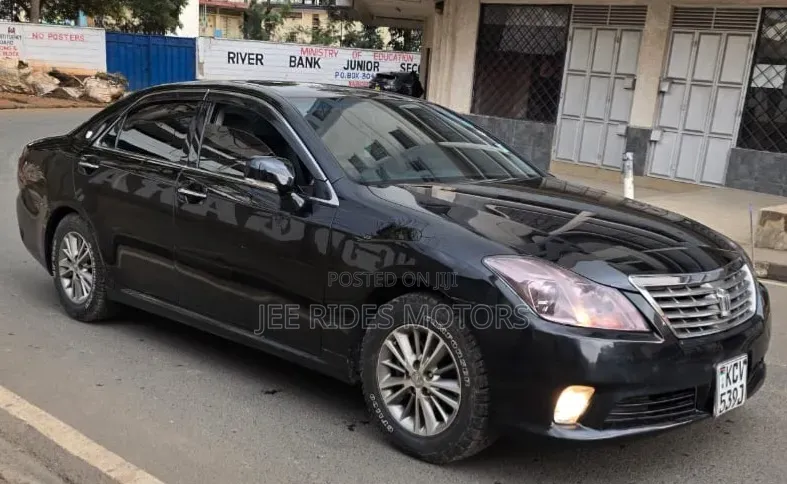Toyota Crown 2012 Black